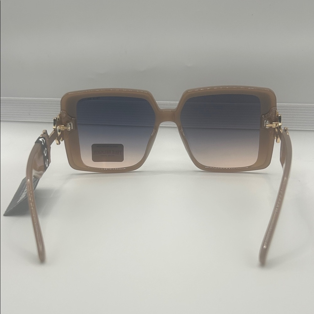 True Religion Beige/Gold Frame Sunglasses with Blue Gradient Lenses - Picture 4 of 9